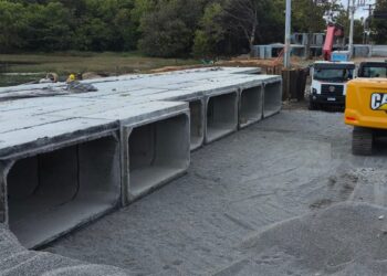 Seinfra inicia instalação de aduelas na ponte de Itacimirim