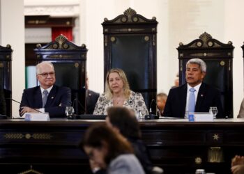 Jerônimo Rodrigues destaca eficiência da cooperação entre os poderes durante reunião com ministro Edson Fachin