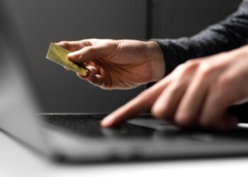 Como não cair em golpes nas compras on-line da Black Friday 2025? Veja dicas