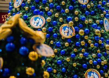 Papai Noel chega ao Salvador Norte neste sábado 08/11, com espetáculo e decoração inédita do Sonic