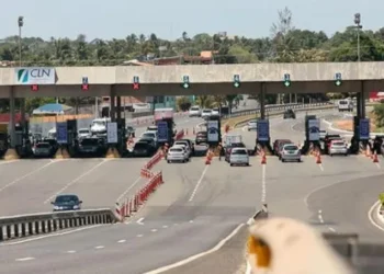 Tarifas do pedágio da BA-099 vão passar por reajustes; confira novos valores