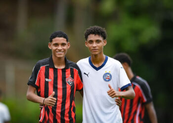 Um no Vitória e outro no Bahia: irmãos gêmeos decidem o título do Campeonato Baiano Sub-15