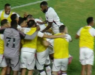 Vitória vence o Sport e dorme fora da zona de rebaixamento