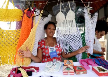 Expo Mulher fortalece empreendedorismo feminino por meio da exposição de produtos no Natal Salvador 2025