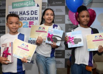 Premiação AVA Inteligente Salvador reconhece engajamento de educadores e estudantes com o uso de tecnologias educacionais