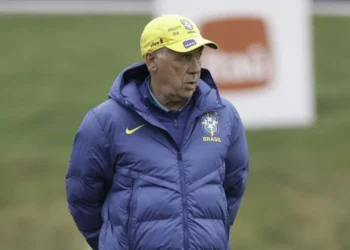 CBF inicia tratativas para estender vínculo de Ancelotti além de 2026, diz portal