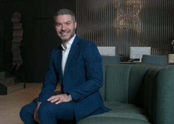 Corrida envelhece o rosto? Médico dermatologista traz mitos e verdades sobre a ‘runner’s face’