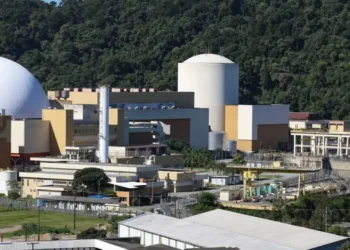 Japão autoriza retomada da maior usina nuclear do mundo quase 15 anos após Fukushima
