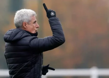 Luís Castro retorna ao futebol brasileiro para comandar o Grêmio