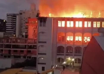 Colégio Marista, em Santa Maria (RS), é atingido por incêndio