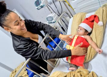 Bebês ganham figurino natalino no Materno-Infantil de Ilhéus e encantam ambiente hospitalar