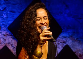 Rachel Lessa solta a voz e faz tributo a Nana Caymmi