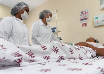 Dados do TCE e expansão da rede estadual contrariam discurso de ACM Neto sobre regulação na Bahia