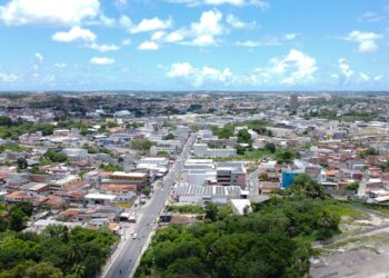 Camaçari está entre as cidades líderes na geração de emprego e renda, aponta revista Veja