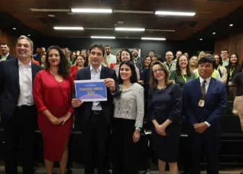 Campanha em aeroportos combate violência contra mulher