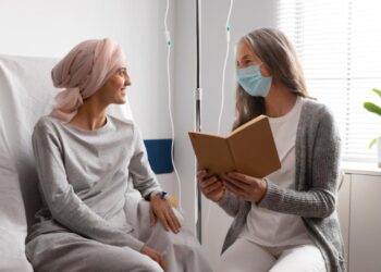 Especialistas esclarecem dúvidas sobre leucemia, tipo de câncer que afeta as células de defesa do organismo