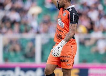 Contratado em definitivo, goleiro Igo Gabriel pretende fazer história no Figueirense: “Muito feliz”