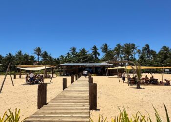 Prado-BA vive o auge do verão com mar, sabor e novas experiências