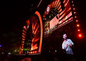 Intérpretes de Libras garantem acessibilidade e conquistam carisma de comunidade surda