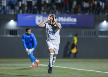 Bahia goleia o xará de Feira em noite de Dell