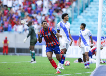 Bahia atropela o Galícia na Fonte Nova