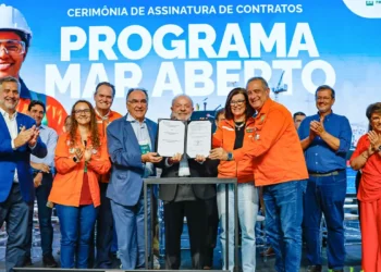 Petrobras assina contrato bilionário para fabricar navios no RS