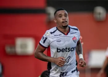 Ex-Vitória, Alerrandro entra na mira do Internacional