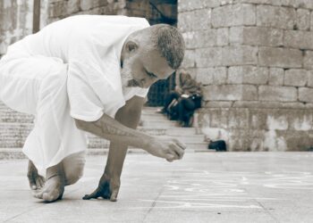 Teatro Vila Velha apresenta espetáculo e oficina de dança com o diretor, dançarino e coreógrafo cearense Gerson Moreno