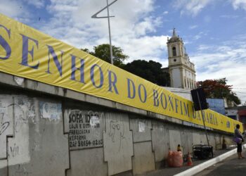 ‘Fitona’ do Senhor do Bonfim de 85 metros vai enfeitar trajeto até a Colina Sagrada