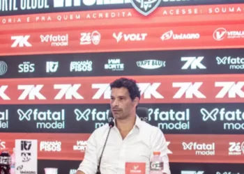Vitória anuncia desligamento do diretor de futebol Gustavo Vieira