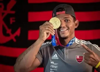 Flamengo dispensa time de canoagem que contava com medalhista olímpico, Isaquias Queiroz
