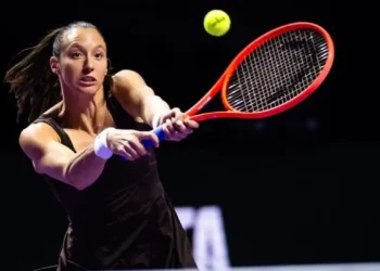 Luisa Stefani desiste de WTA de Adelaide após parceira passar mal