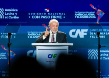“Divididos, somos frágeis”, diz Lula ao defender integração na AL