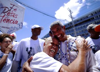 Governador celebra a fé e tradição baiana na chegada à Basílica do Senhor do Bonfim