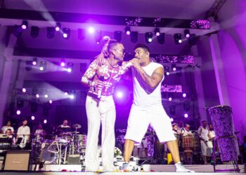 Enxaguada de Yemanjá 2026, sob o comando de Carlinhos Brown, tem vendas de ingresso digital e no Shopping Barra