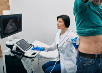 Check-up urológico: quem precisa fazer, quando começar e quais exames envolve?