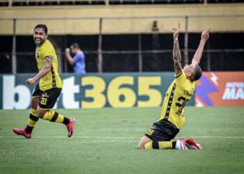 João Paulo comemora gol pelo São Bernardo e projeta reencontro com ex-clube pelo Paulistão