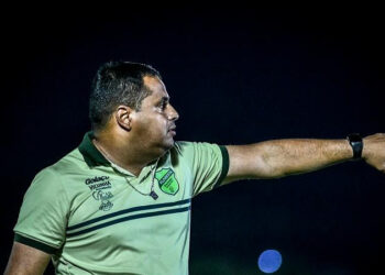 Leston Júnior avalia a pré-temporada do Floresta como positiva e projeta estreia no Cearense