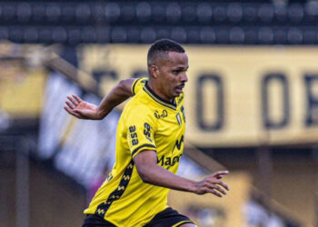 Romisson inicia temporada com vitória e assistência pelo São Bernardo no Campeonato Paulista