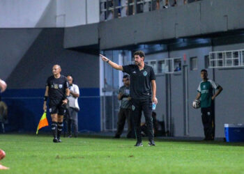 João Victor estreia como treinador e comemora vitória do Manaus no Campeonato Amazonense