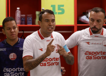 Único com 100% de aproveitamento no Campeonato Pernambucano, Vinícius enaltece largada do Náutico e pede inteligência em clássico contra o Sport