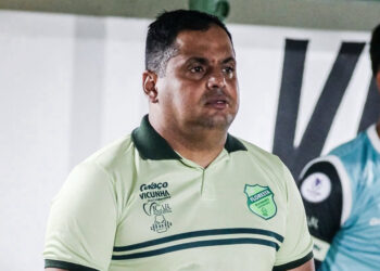 Classificado, Leston Júnior celebra nova vitória do Floresta e destaca trabalho coletivo