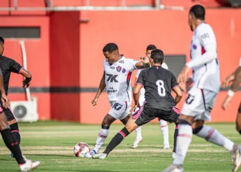 Vitória e Atlético-BA abrem Baianão com 0x0; Gabigol marca pelo Santos no Paulistão