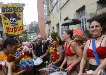Besa Me Mucho leva música latina às ladeiras do Morro da Providência