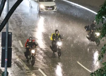 Defesa Civil alerta para risco de chuvas fortes em São Paulo