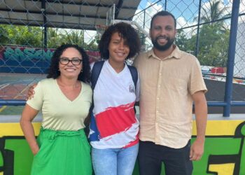 Estudante da rede estadual alfabetizada aos 11 anos de idade comemora ingresso na universidade