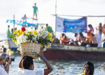 Homenagem a Yemanjá une devoção, cultura e ancestralidade em Arembepe