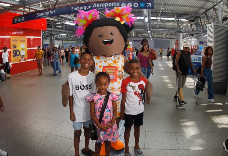 Metrô recebe ações de proteção social de crianças e adolescentes no Carnaval