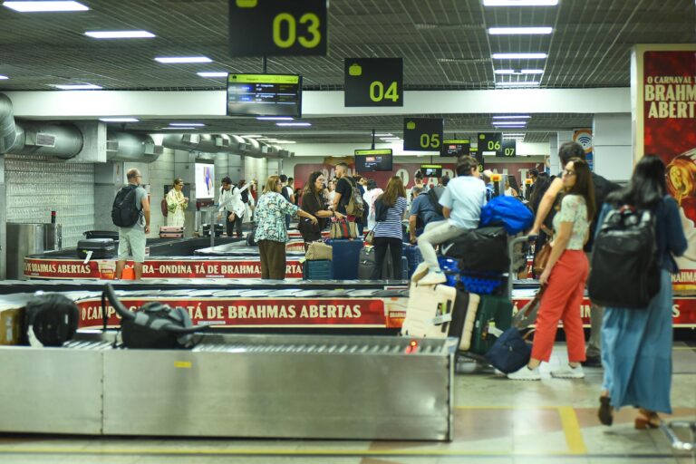 Receptivo-no-Aeroporto-de-Salvador-Carnaval-Salvador-2026_Foto_-Jefferson-Peixoto_Secom_Pms-43