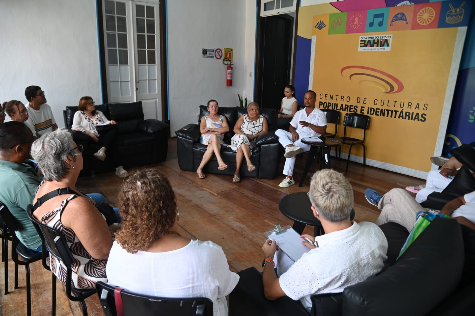 Secretaria de Cultura do Estado realiza escuta com comerciantes antes de iniciar reforma no Largo Pedro Archanjo